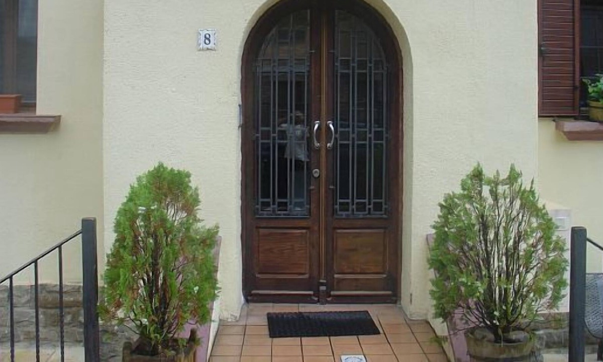 Abena Cottage | Iseya Apartments, THE DOOR TO THE PYRENEES