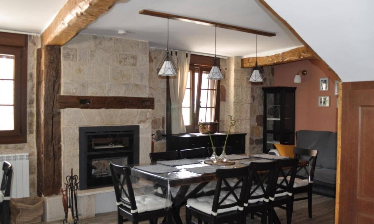 Valmala House | La Genciana Chica Country House with Mountain Views in Valmala