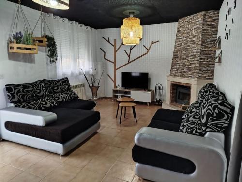 Arges House | "La Villa de Iker" con Piscina, Barbacoa y a 10 mint de Puy du Fou