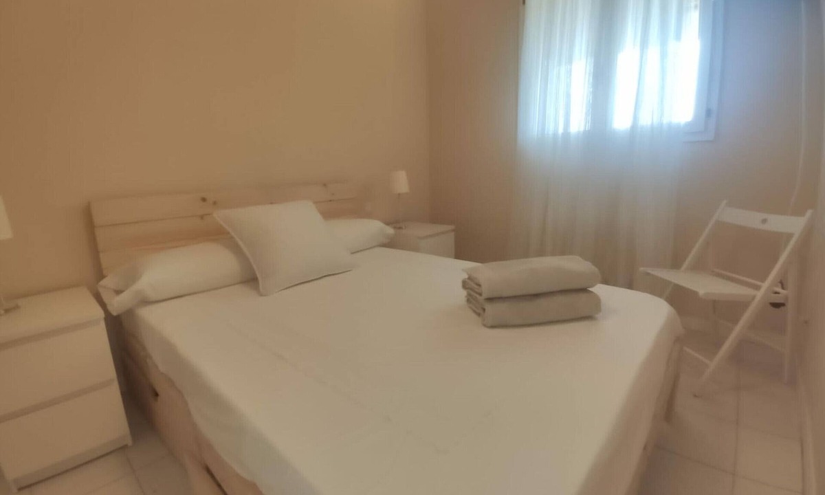 Jaca Apartment | Lovely Apartment in Jaca with Pool Access