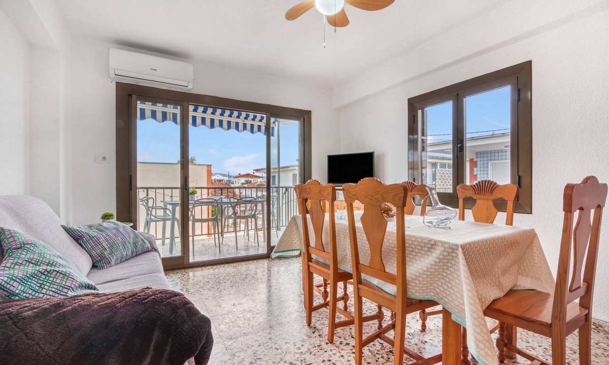 Oliva House | Manhattan 2 Apartment with Wi-Fi, 1 Minute from the Beach