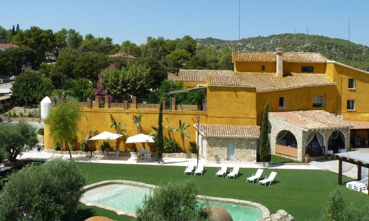 Can Trabal House | Masia Can Trabal für 24 Gäste mit privatem Pool in der Nähe von Sitges by Interhome