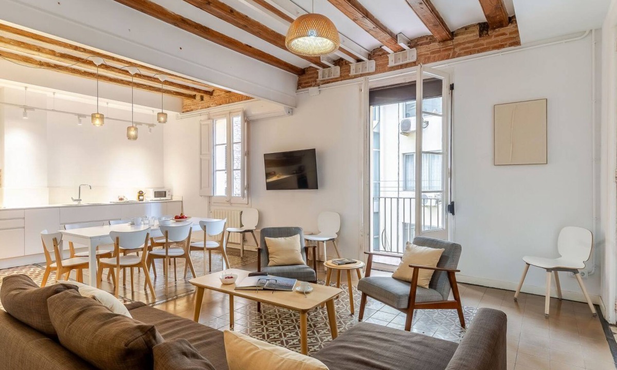 Eixample Apartment | Modern 6-Bedrooms Flat/Plaza Cataluña, Ramblas