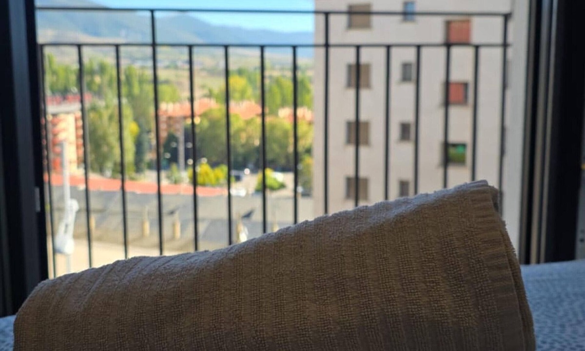 Jaca Apartment | Modern Duplex in the Heart of Jaca for 6 People