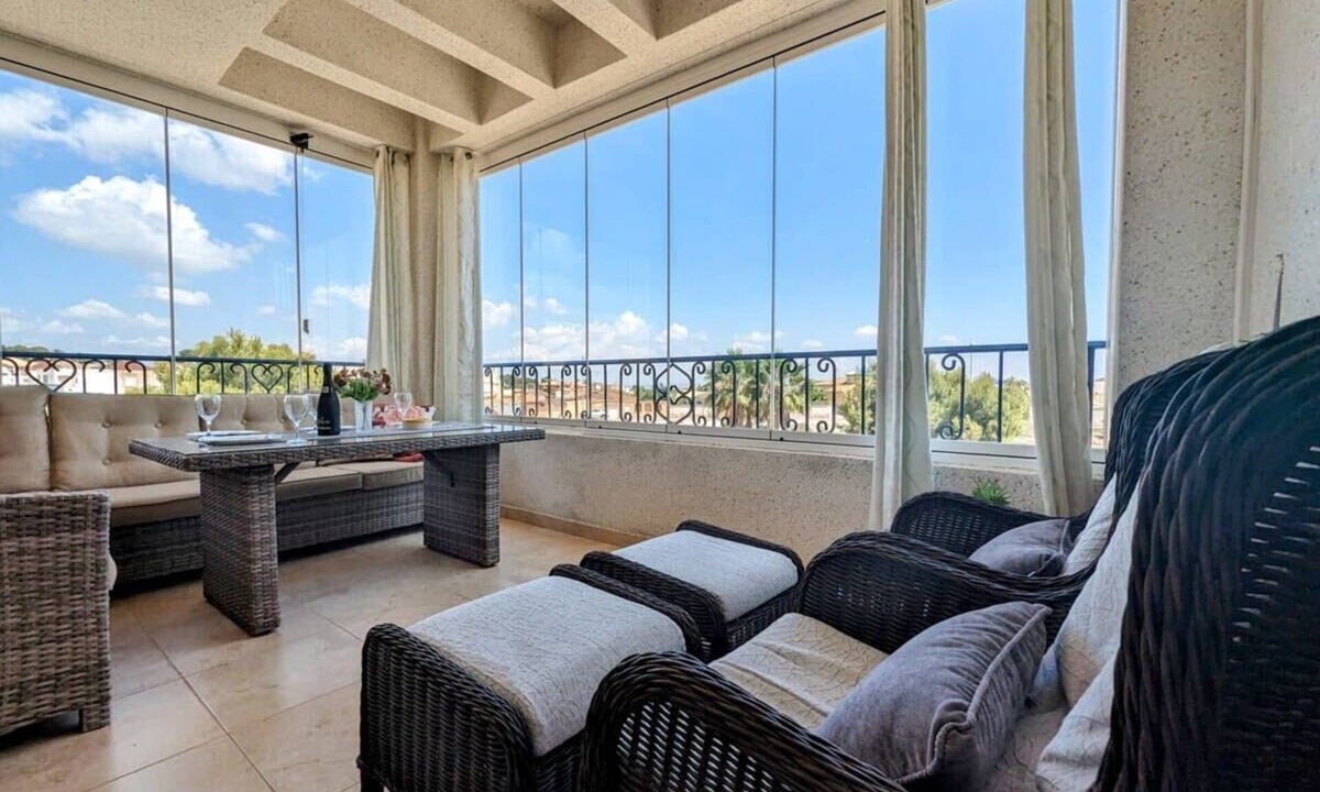 Los Altos Apartment | Modern La Ciñuelica PH with Com Pool L166