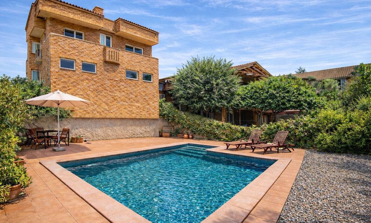 Torrelles de Llobregat Villa | Nature & Tranquility only 25km from Barcelona