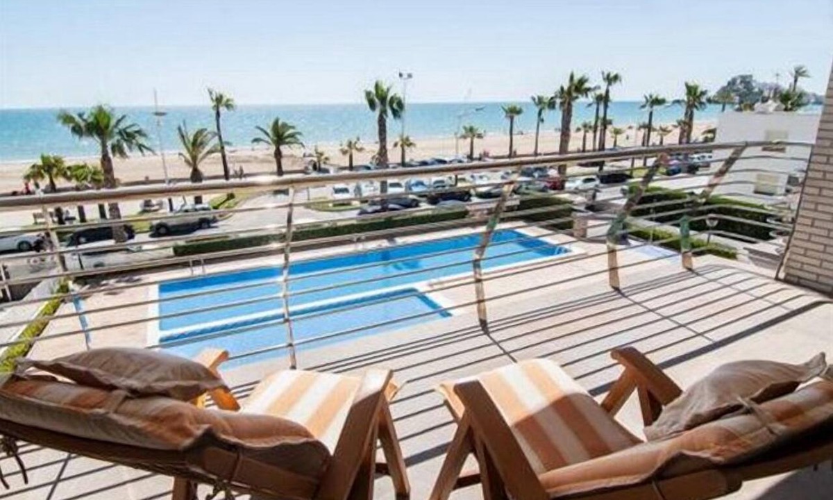 Peniscola Apartment | New apartment with pool on the beach. Residencial Playa Norte