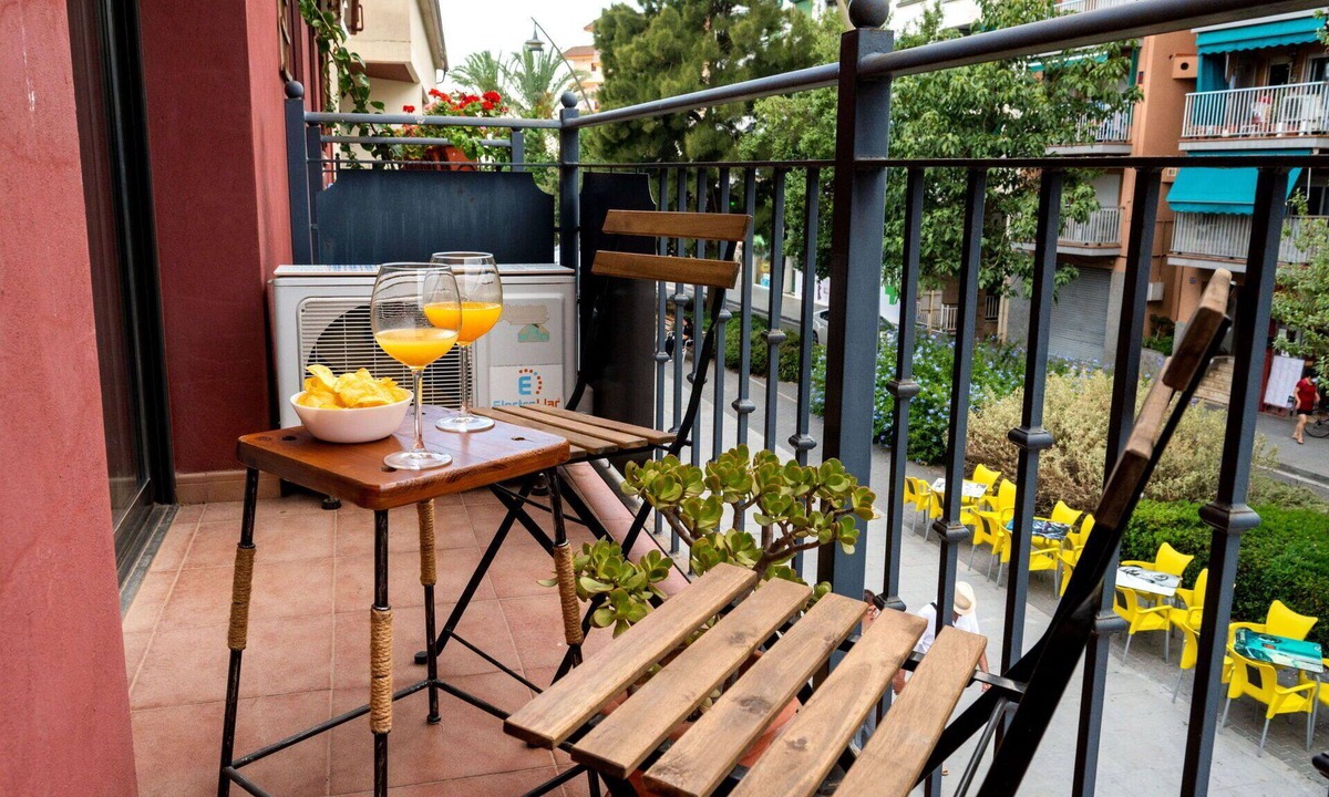 Malgrat de Mar Apartment | Nice apartment for 3 people with WIFI, A/C, TV and balcony