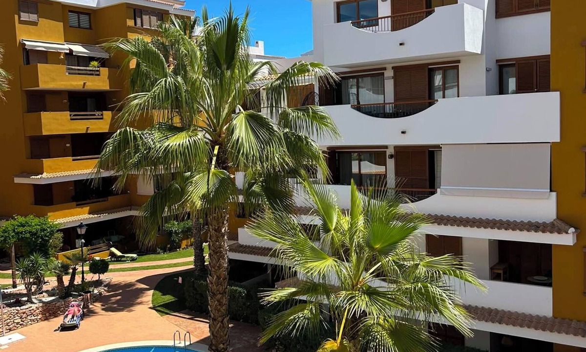 Punta Prima Apartment | Oasis of Peace in Torrevieja – Luxury Residence, 3 Pools & 2 min from the Sea