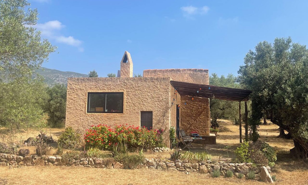 Roquetes Other | Off-grid paradise between the mountains and sea, between age-old olive groves