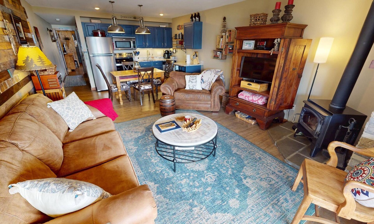 Dillon Condo | On Lake! Updated! 1st Floor, Hot Tub. Walk to Amphitheater, Marina, Parks
