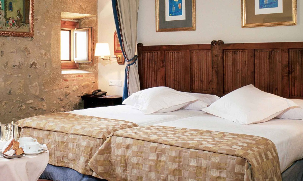 Santo Domingo de la Calzada Hotel | Parador de Santo Domingo Bernardo de Fresneda