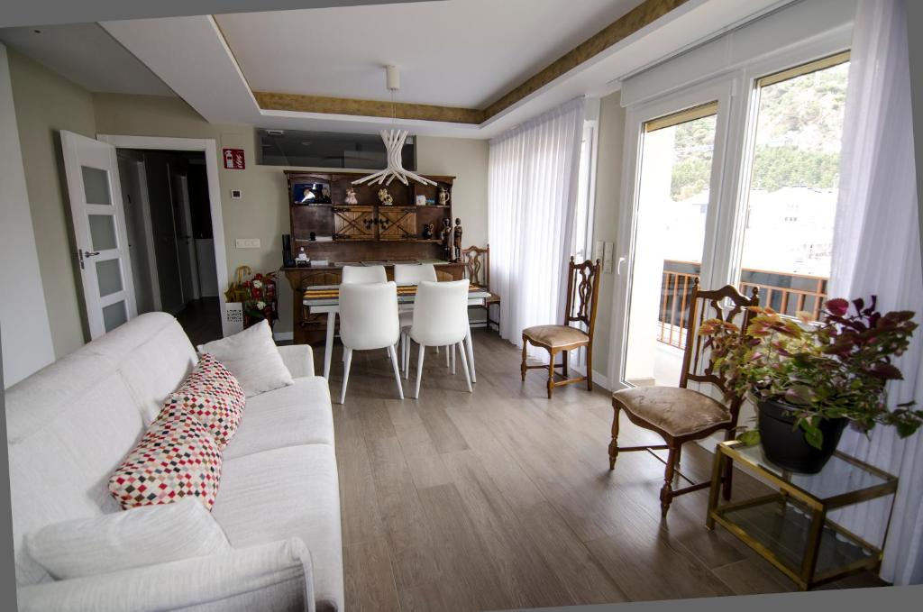 Estella House | Pensión Ibai Ega