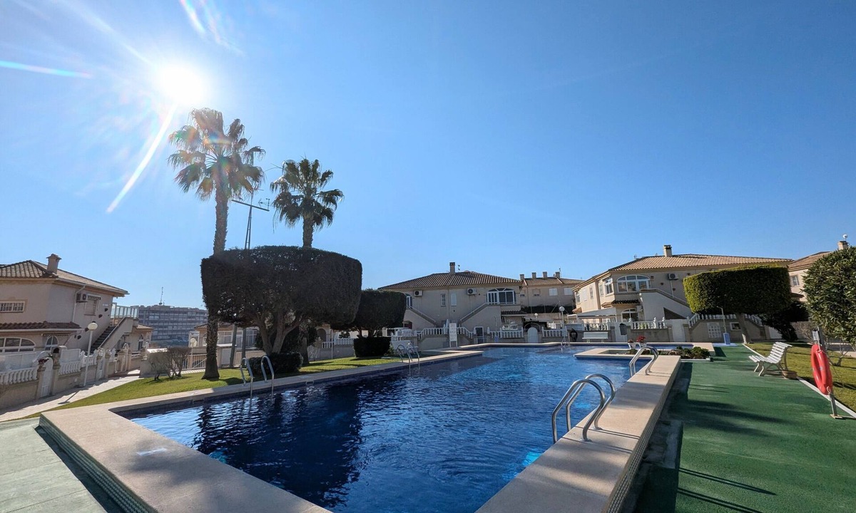 Torrevieja Apartment | R-66-B Apartment with Private Terrace and Pool 900 m from the Beach