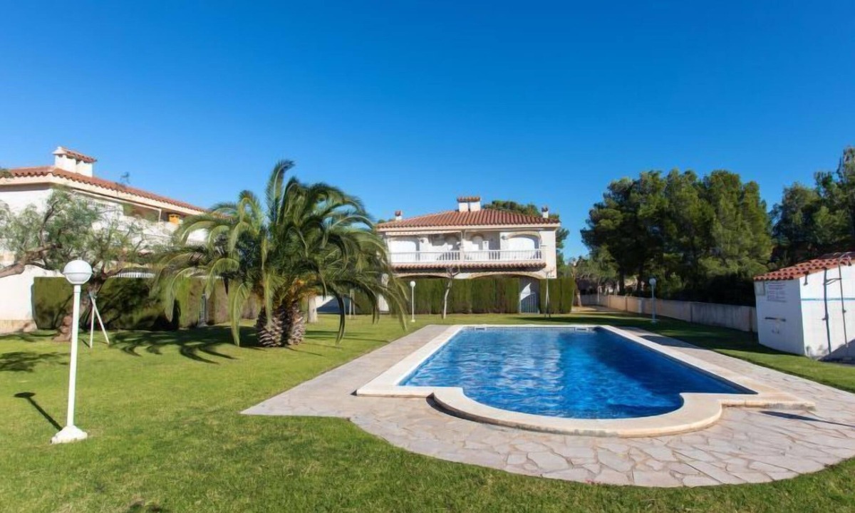 Les Planes del Rei Apartment | Residencial Eurosol de los Monteros by Interhome