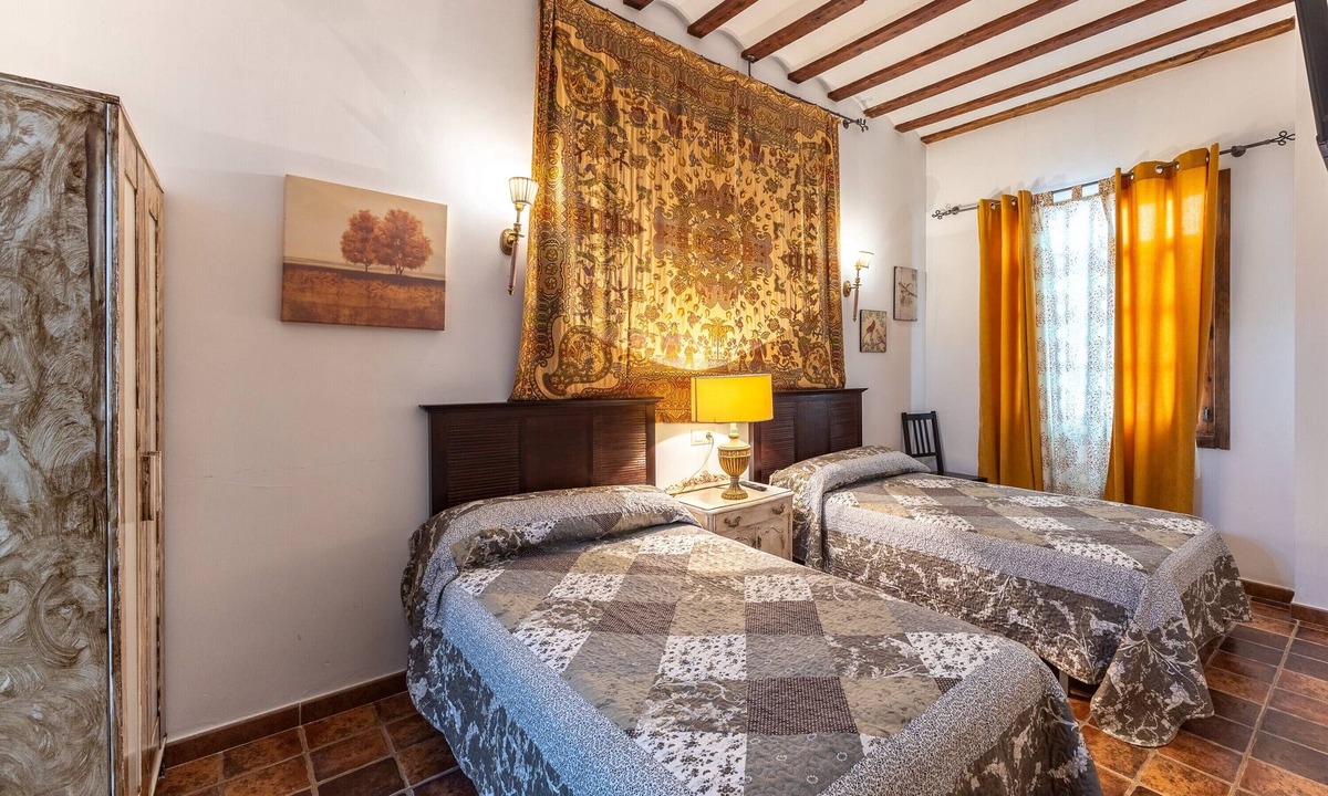 Villarrubia de Santiago Apartment | Room 3 with Private Garden - El Sueño De Lucrecia, Toledo