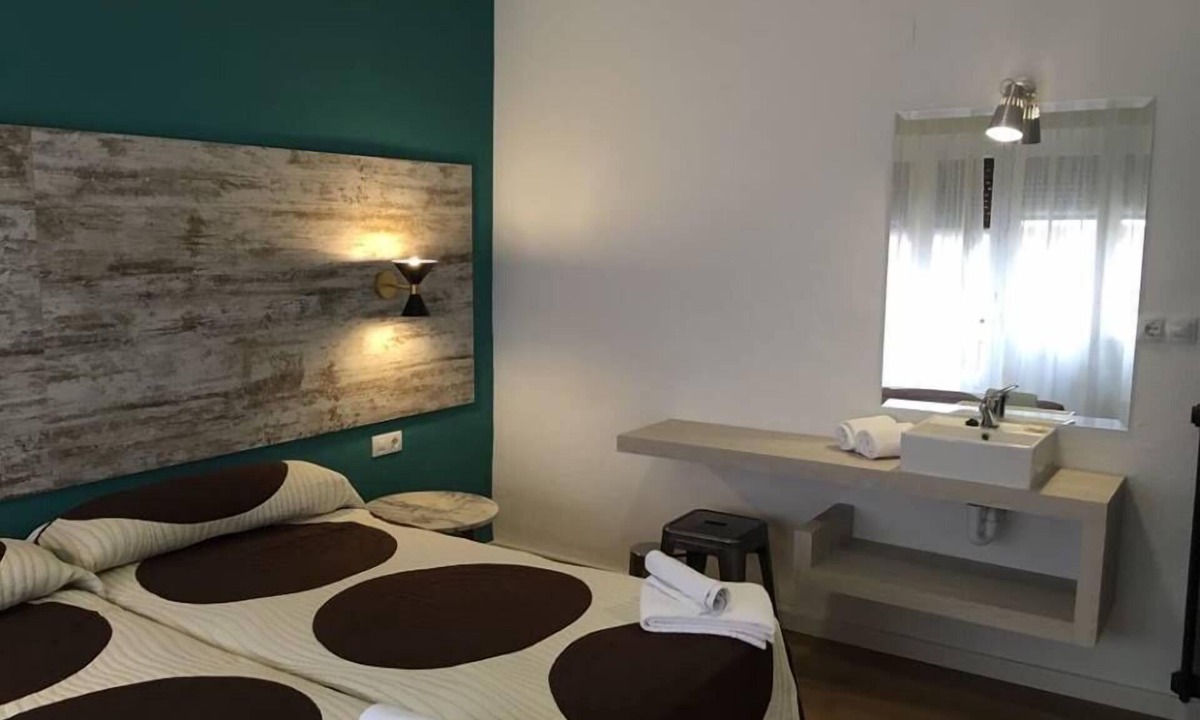 Santo Domingo de la Calzada House | Room Concept Hostel