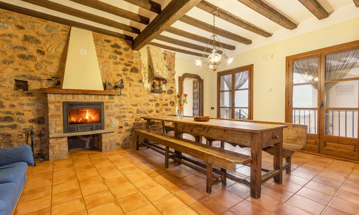 Baix Pallars House | Rural House 'Casa Vilanova' with Mountain Views, Private Terrace and Wi-Fi