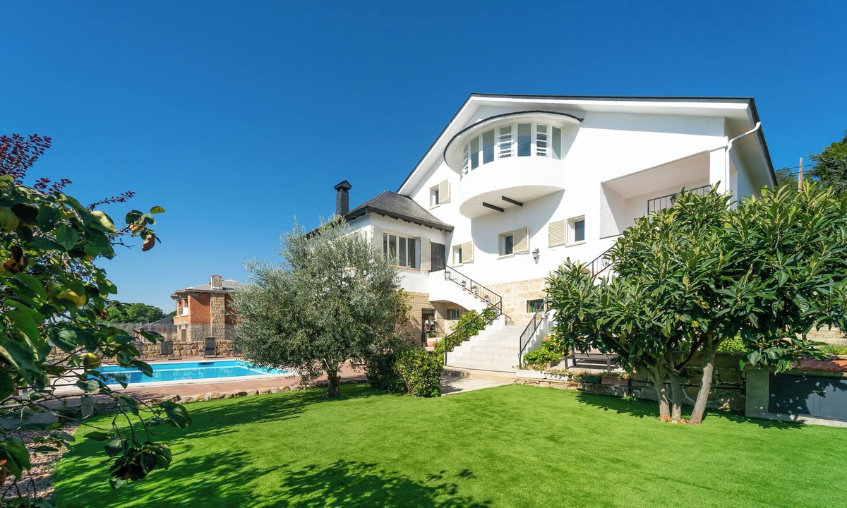 Manzanares el Real Ski Chalet | Rural house in La Pedriza. Wellness, disconnection and nature.