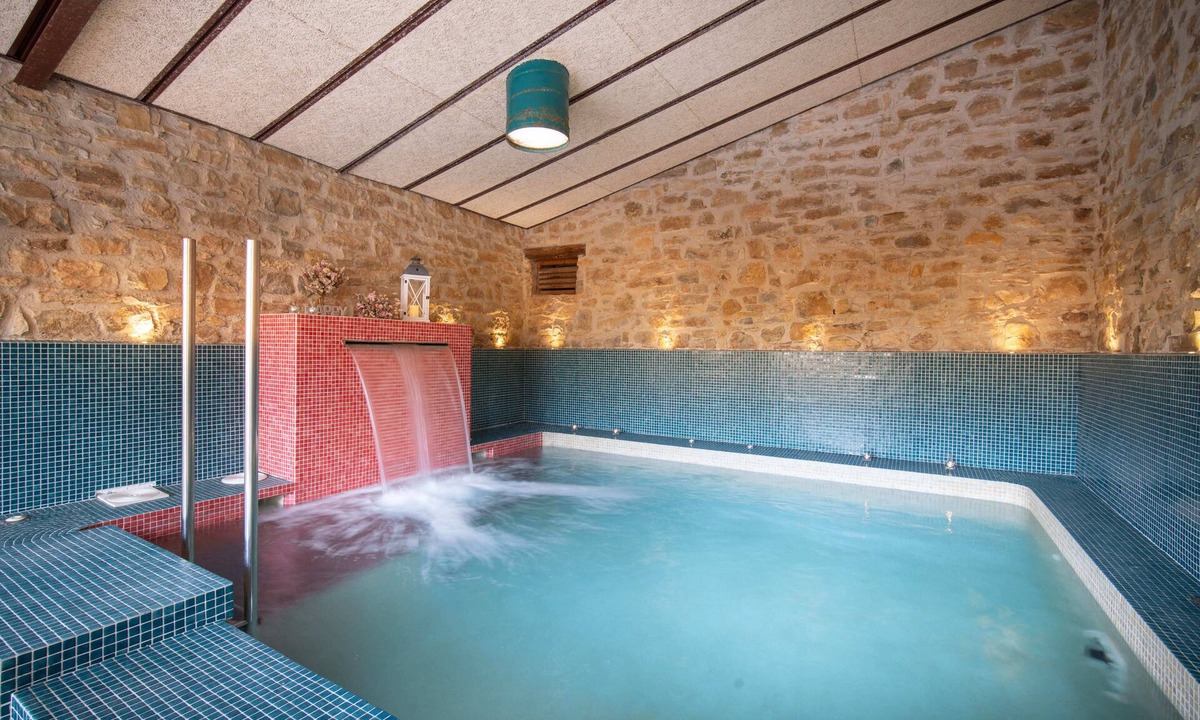 Calonge de Segarra Cottage | Rural lodging with a heated pool. Seating capacity for 13 people