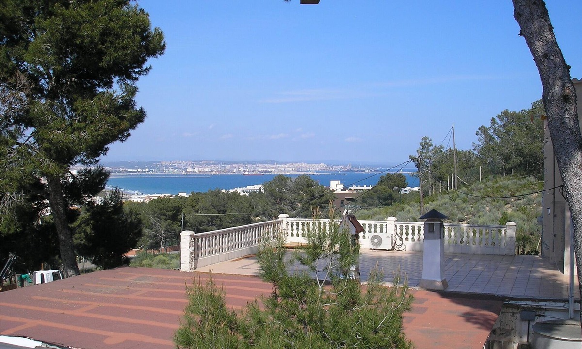 Cap de Salou Apartment | Salou apartment, sea view, pool, parking, wifi, from € 20