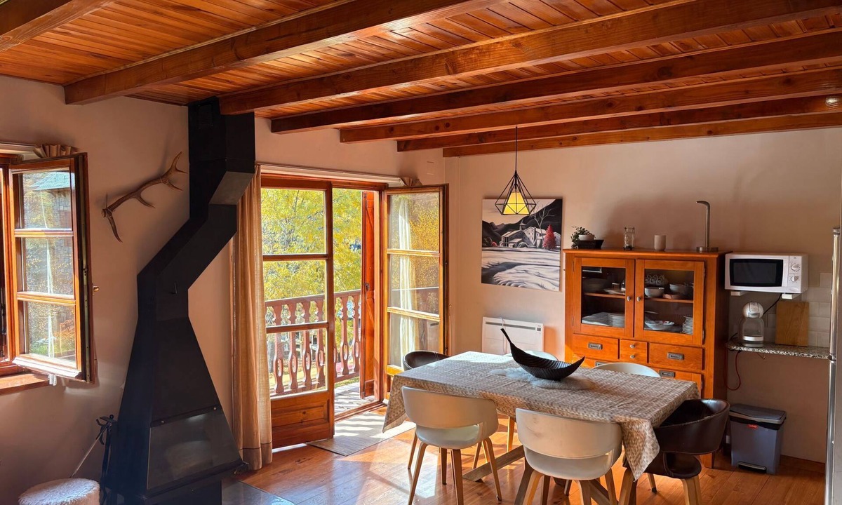 Pla de l'Ermita Apartment | Schöne Triplex mit Garten und Wifi Puig Falcó 1 Vall de Boí by Interhome