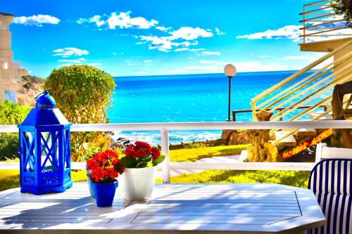 Salou Apartment | SeaFront DeLuxe, vistas al mar, acceso directo a playa y piscina