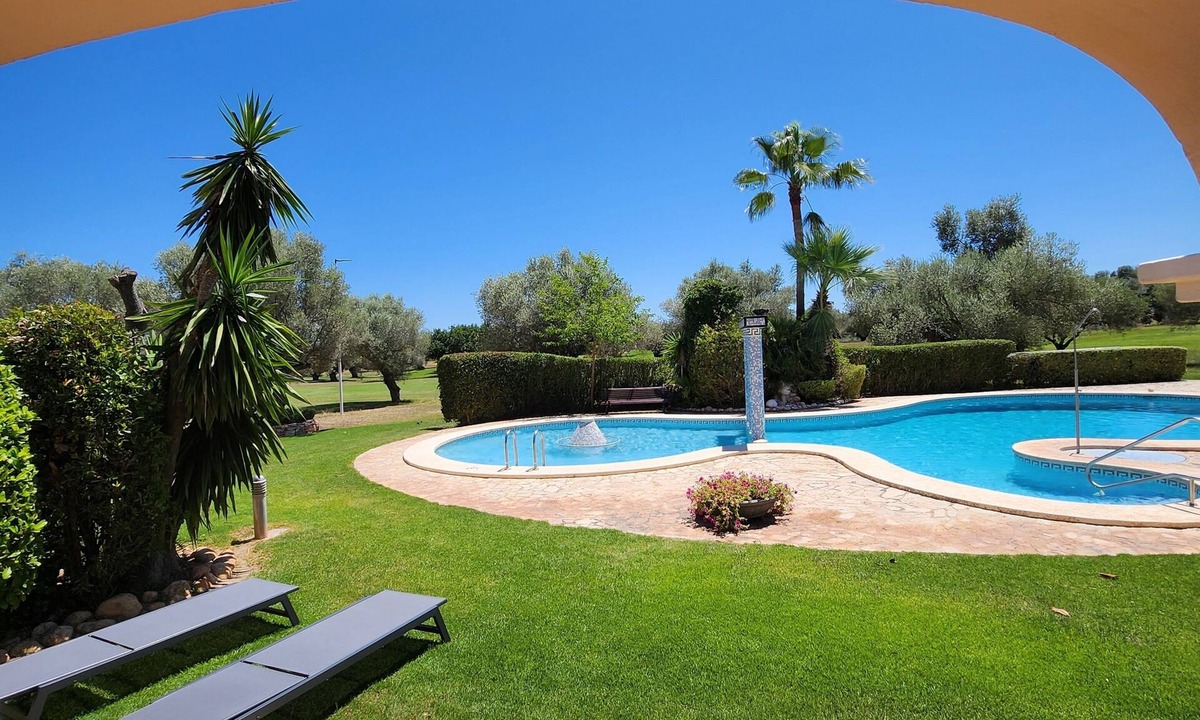 San Jorge House | Single-storey house with pool in the San Jordi Castellón golf course