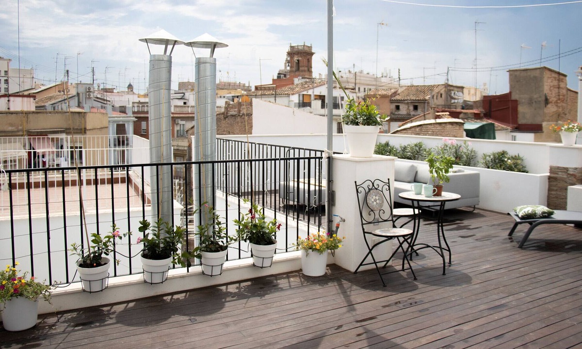 Barrio del Carmen Apartment | Singular Stays Santa Cruz 9 IV