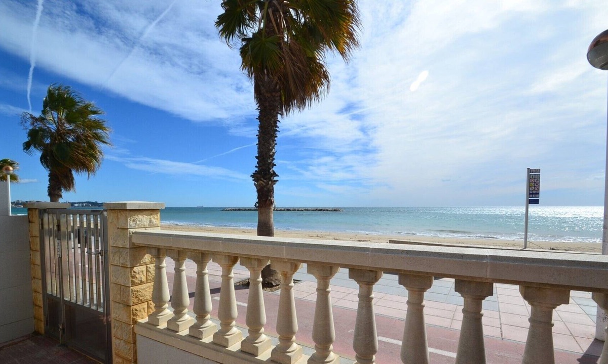 Vilafortuny Apartment | Solirene T2: Beachfront Cambrils Vilafortuny-Pool-Free A/C Free WIFI-2bedrooms