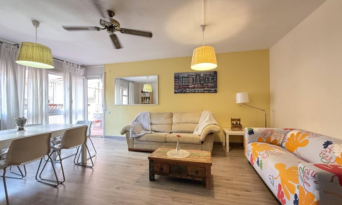 Tarragona Apartment | Spacious apartment near the beach - 8 guests