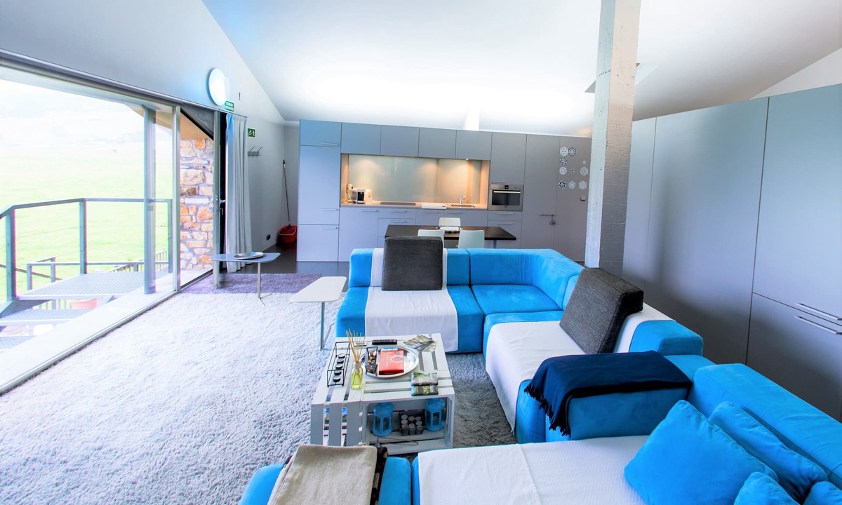 Iurreta Ski Chalet | Spacious ensuite room with large terrace.