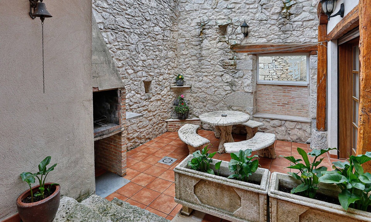 Canalejas de Penafiel House | Spacious Country House in Ribera del Duero near Peñafiel Castle