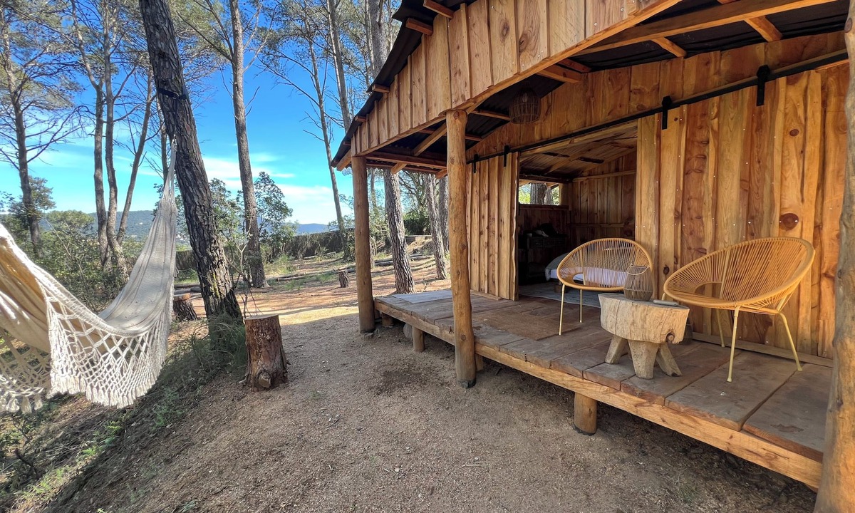 Dosrius Cabin | Stylish cabin in the woods, close to city and beach
