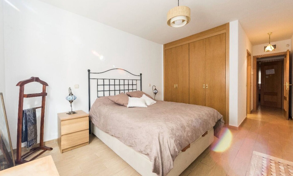 Alcala de Henares Bed & Breakfast | Suite room in Cuna de Cervantes apartment