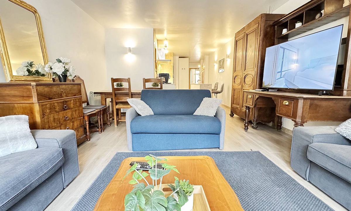 Les Escaldes Apartment | Superb 3 bedroom apartment with WiFi in Andorra la Vella, ski, Caldea