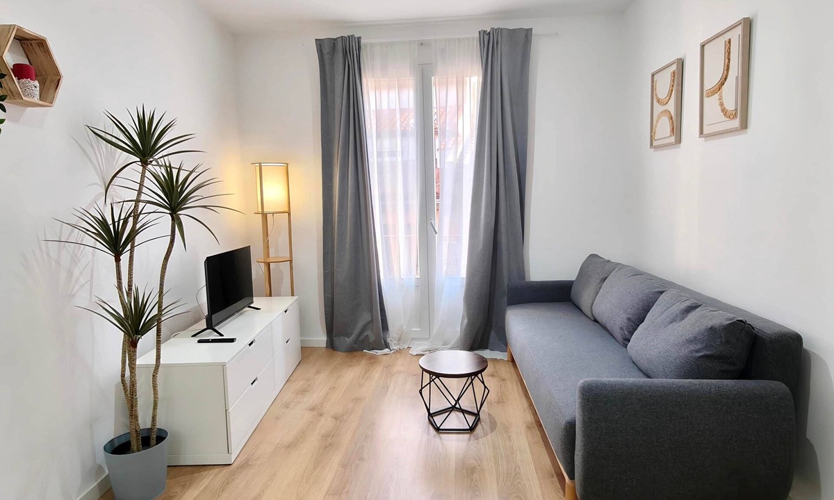 San Pablo Apartment | The Charm of Casco II by Alogest