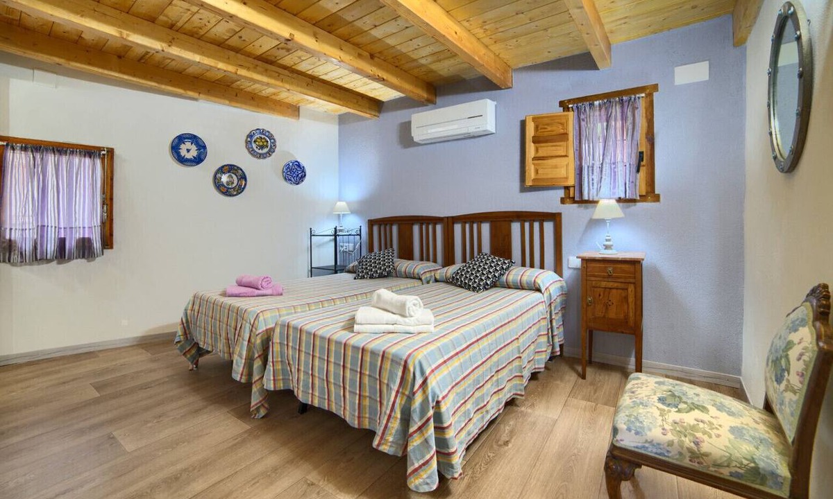 Ejulve Cottage | Twin room-Private Bathroom-Mountain view-Azul