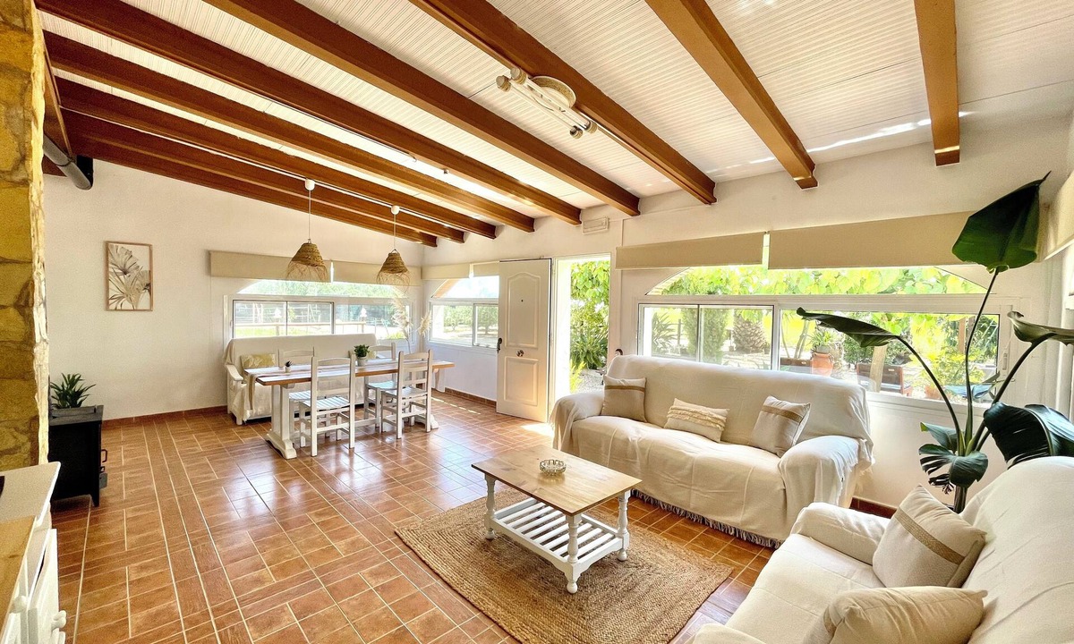 Sant Jaume d'Enveja Ski Chalet | "Villa Delta" 10000m, swimming pool, barbecue and lagoon