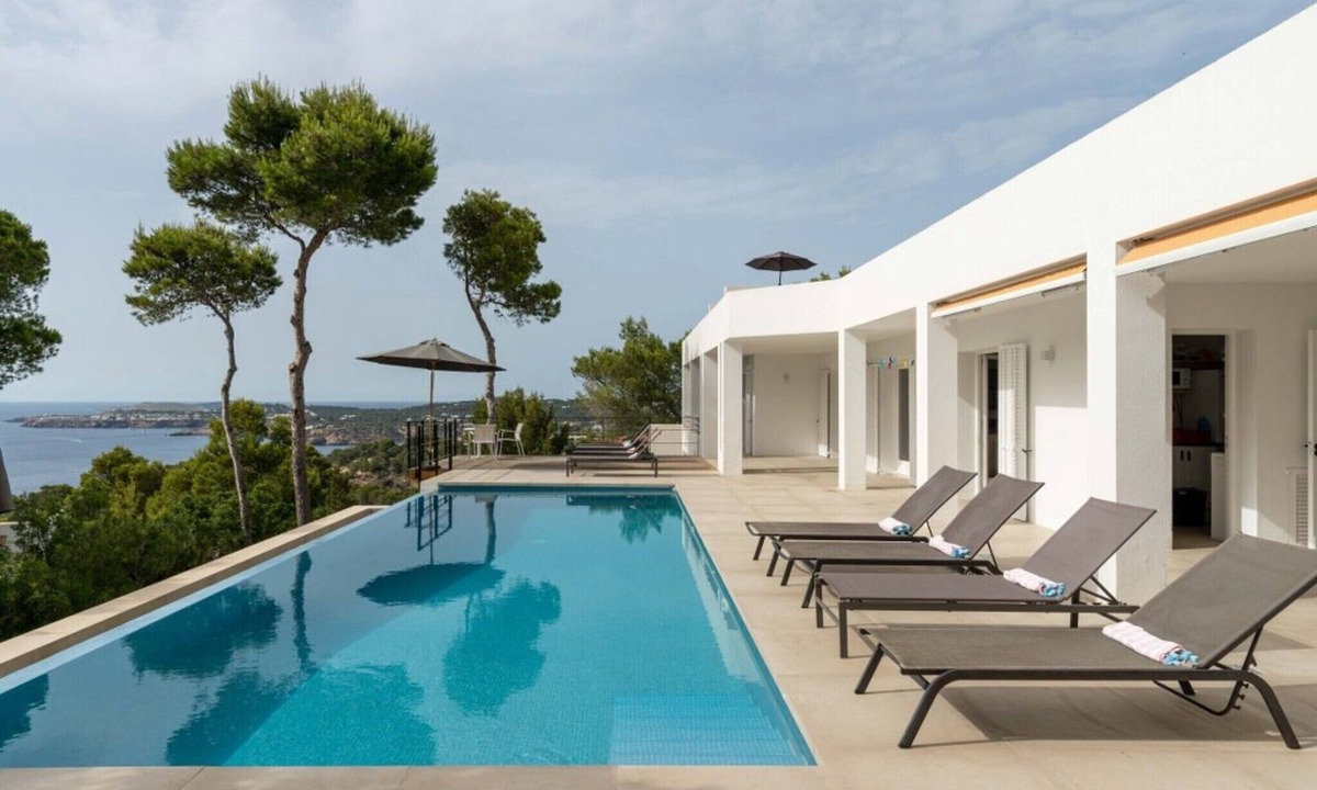 Sant Josep de sa Talaia Villa | Villa 'Molí' with Sea Views, Wi-Fi, and Air Conditioning