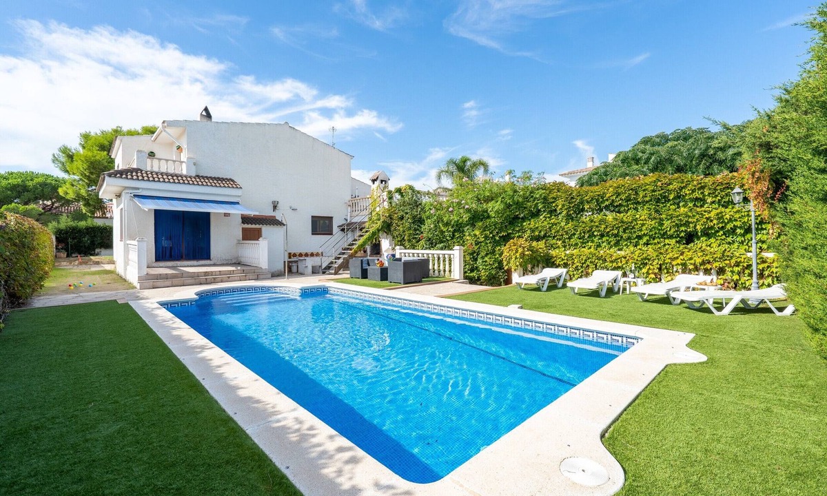 Les Tres Cales Villa | Villa 'Masia Llacuna' with Private Pool, Private Terrace and Wi-Fi