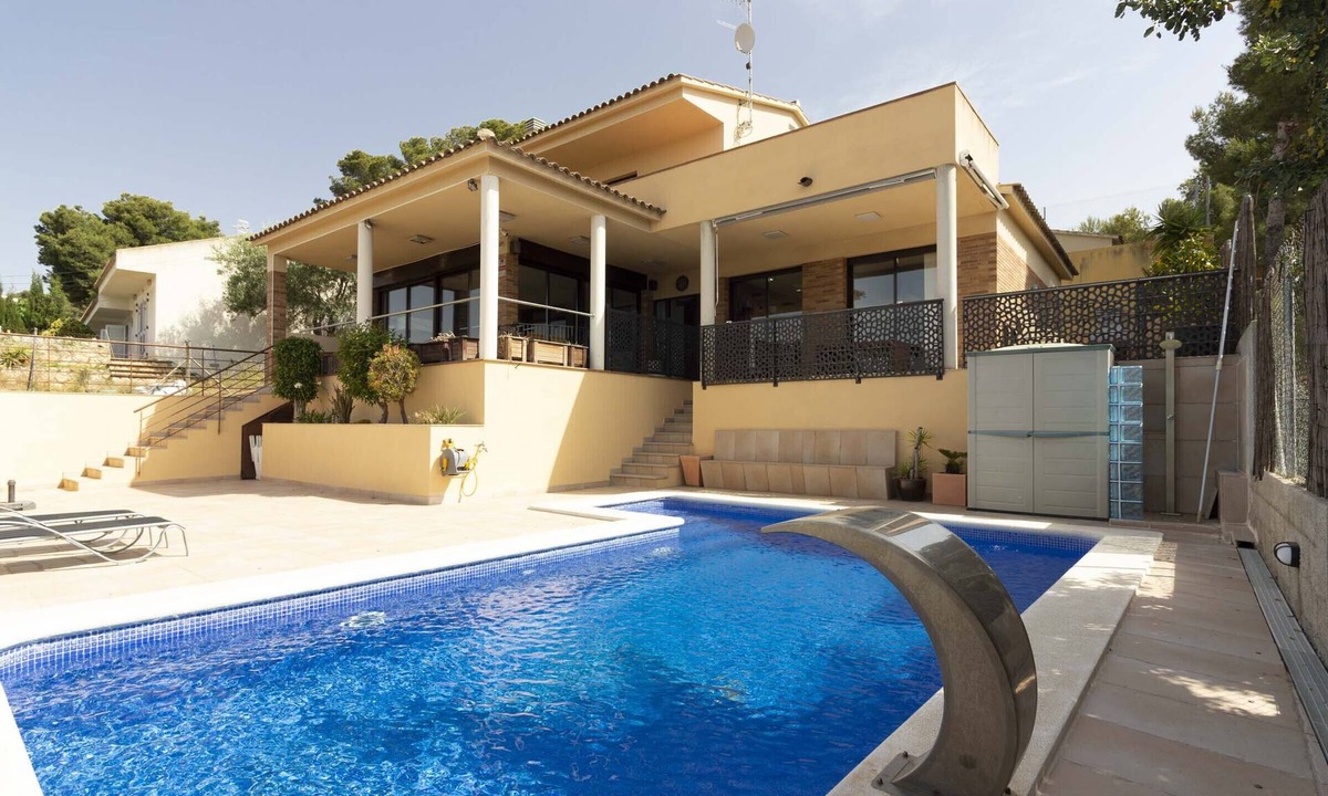 Roda de Bara Villa | Villa Meritxell: Vistas increibles, Piscina privada, Barbacoa