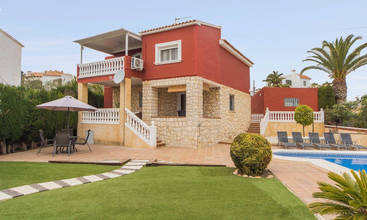 La Empedrola Ski Chalet | Villa or detached house with private pool and barbecue
