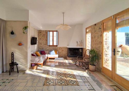Requena House | Villa Serrano, La casa rural de los mil suelos
