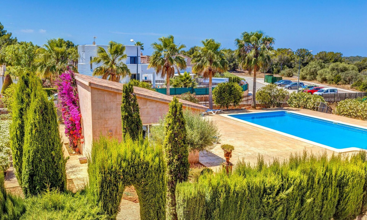 Llucmajor House | Well-kept holiday home with pool, terrace, garden, Wi-Fi, air conditioning & parking