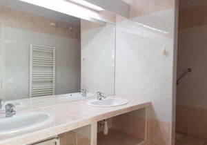 2 Pièces avec Balcon et Terrasse - Plage à 50m - Clim, WiFi, Parking - FR-1-466A-17 in Saint-Raphaël