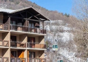 200m from resort center, 5th floor, balcony, tv, ski locker, 40m², Serre Chevalier in Briançon