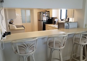 Beachfront Condo 2Bed/2Bath With Pool and Private Balcony-Nice Escape in Fort Myers Beach