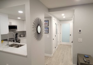Updated Stoney Creek Condo in Whistler Village. Great Pool & Hot Tub Area. in Whistler