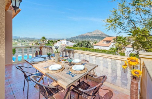 Javea Villa | 140 m² Villa ∙ 5 bedrooms ∙ 10 guests
